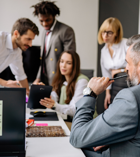 Photo of a meeting with office professionals